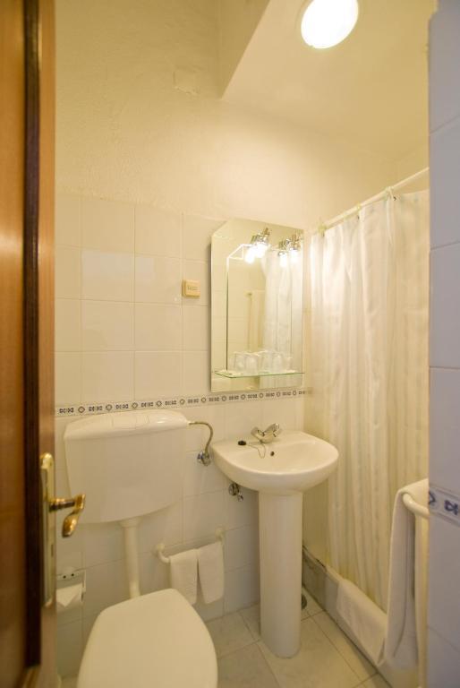 Residencial Geres Hotel Lisbon Ruang foto