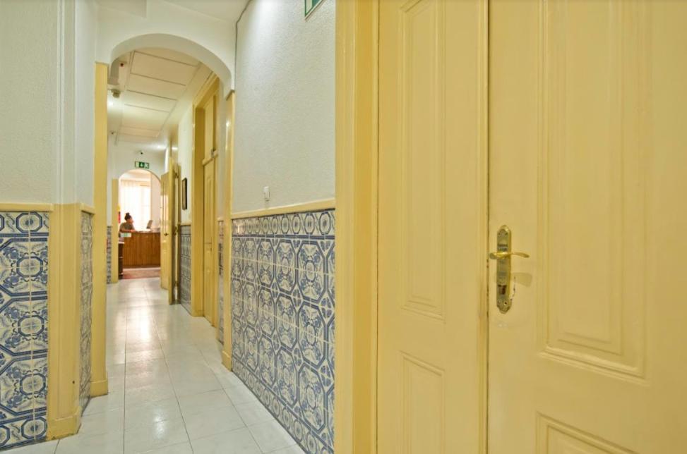 Residencial Geres Hotel Lisbon Bagian luar foto